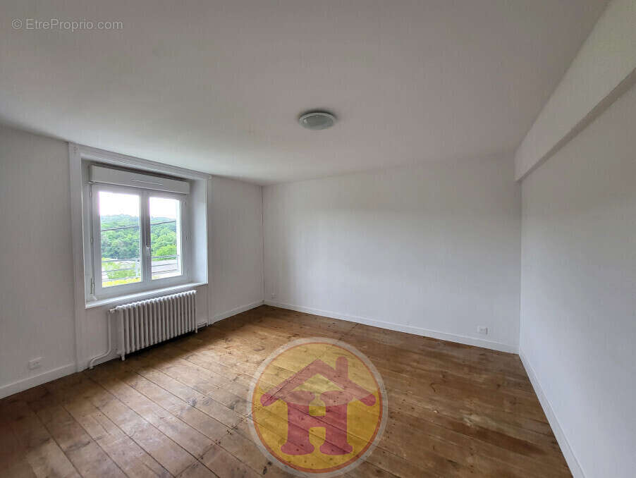 Maison à SAINT-JUNIEN