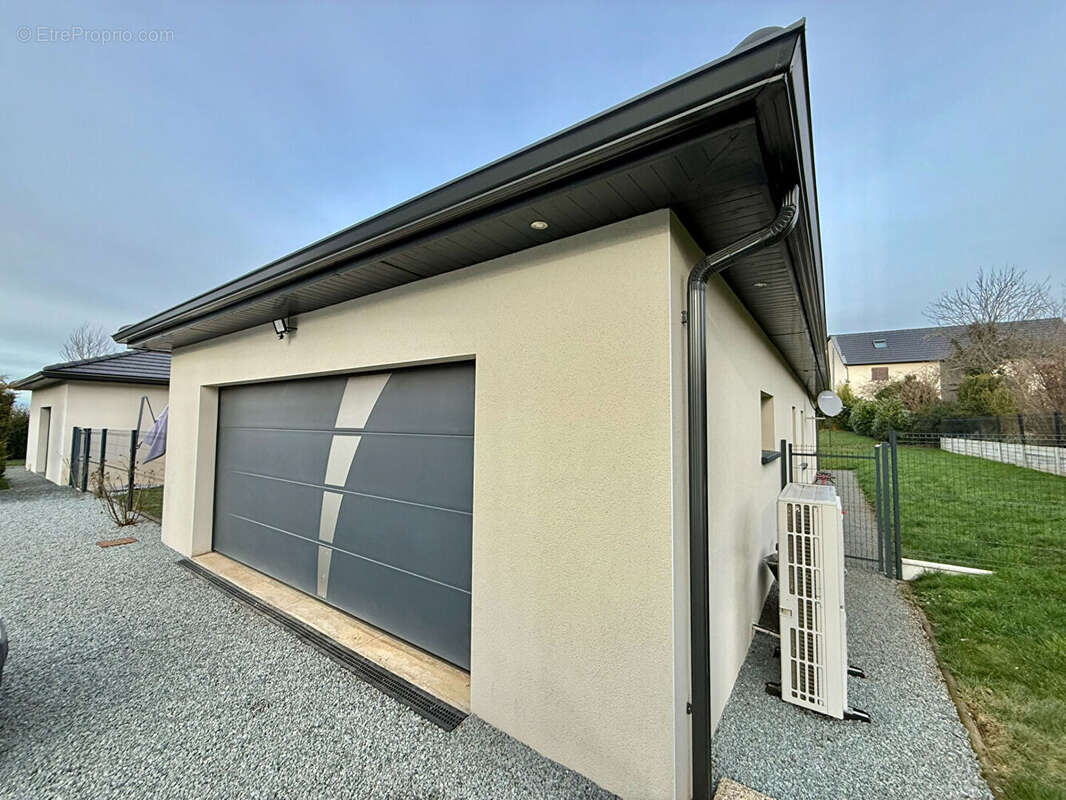 Maison à MANZAT