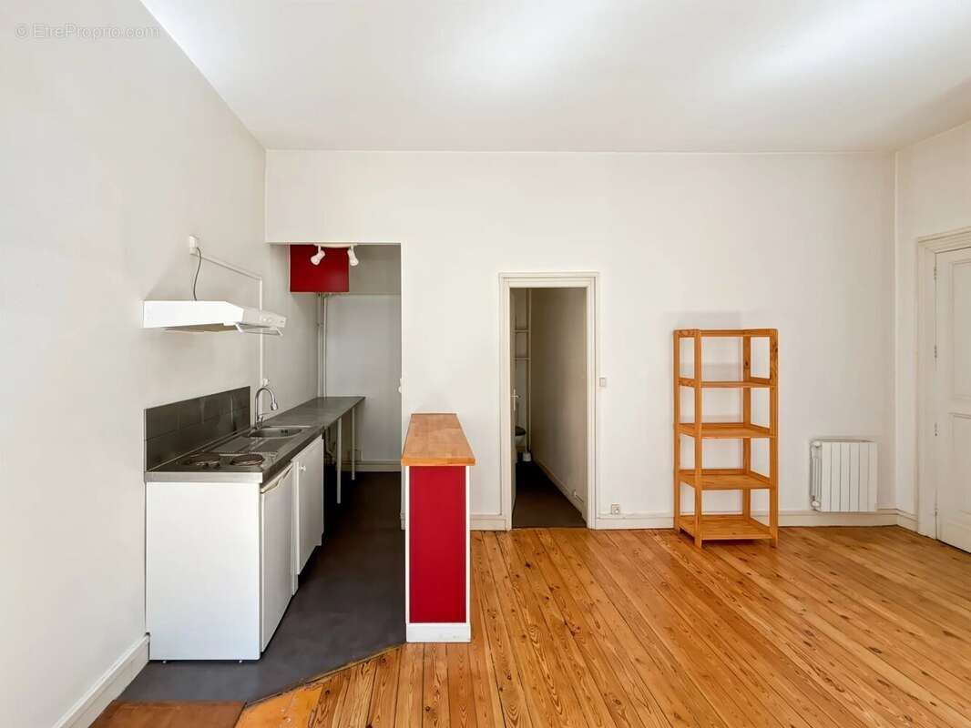 LES CHALETS, Beau T1 de 29 M² libre , idéal premier achat ou investisseur. - photo 3