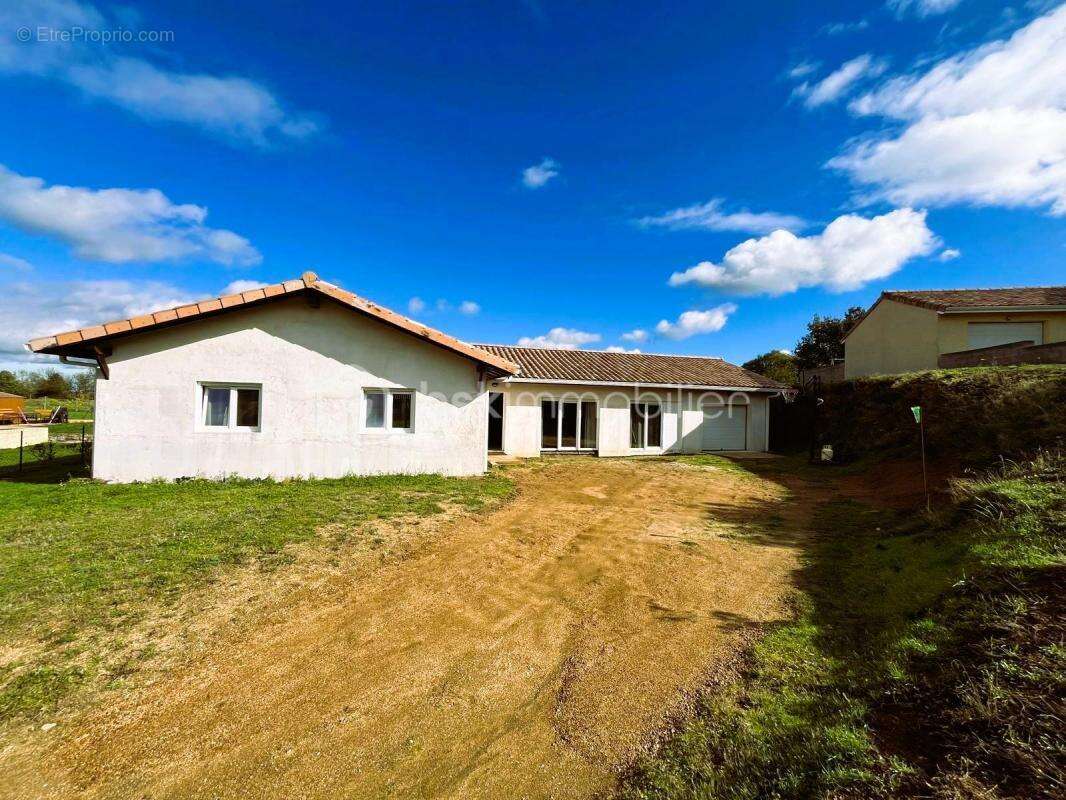 Maison à SAINT-ROMAIN-D&#039;AY