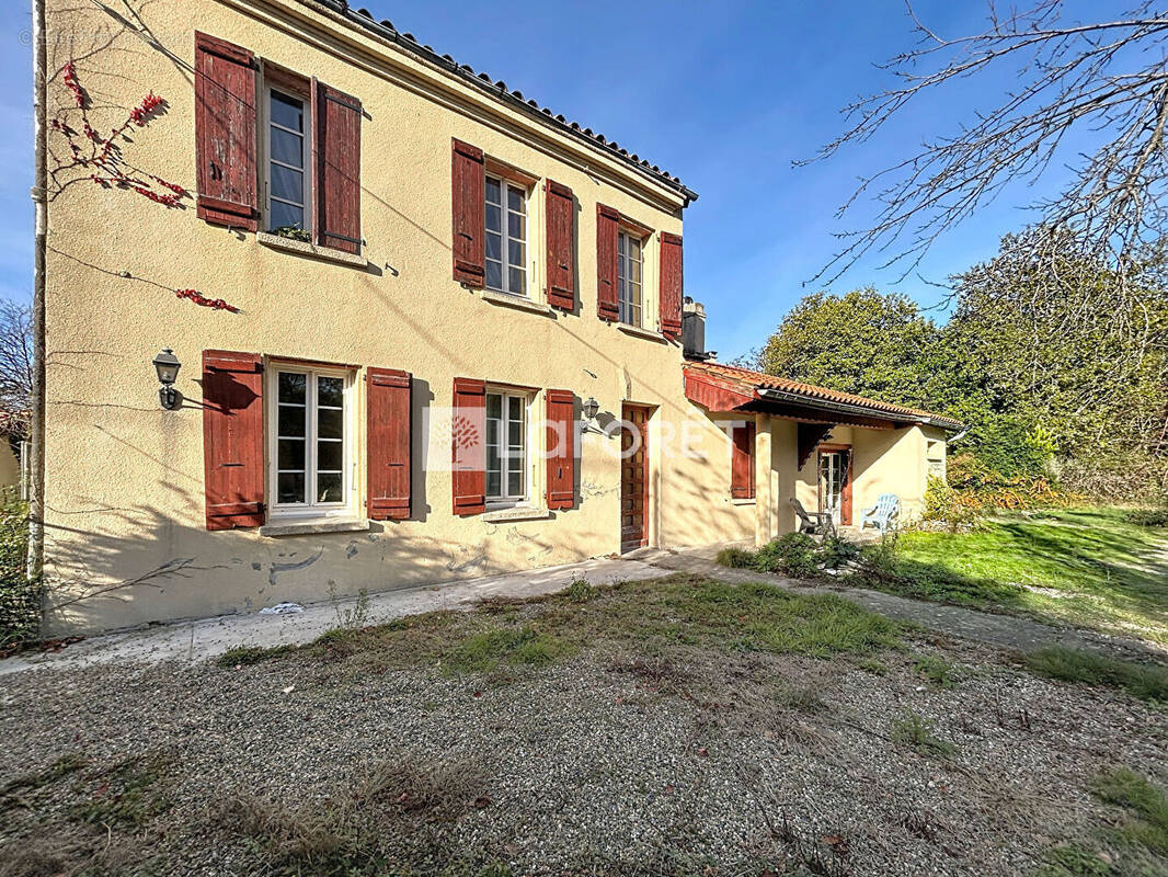 Maison à SAINT-PORQUIER