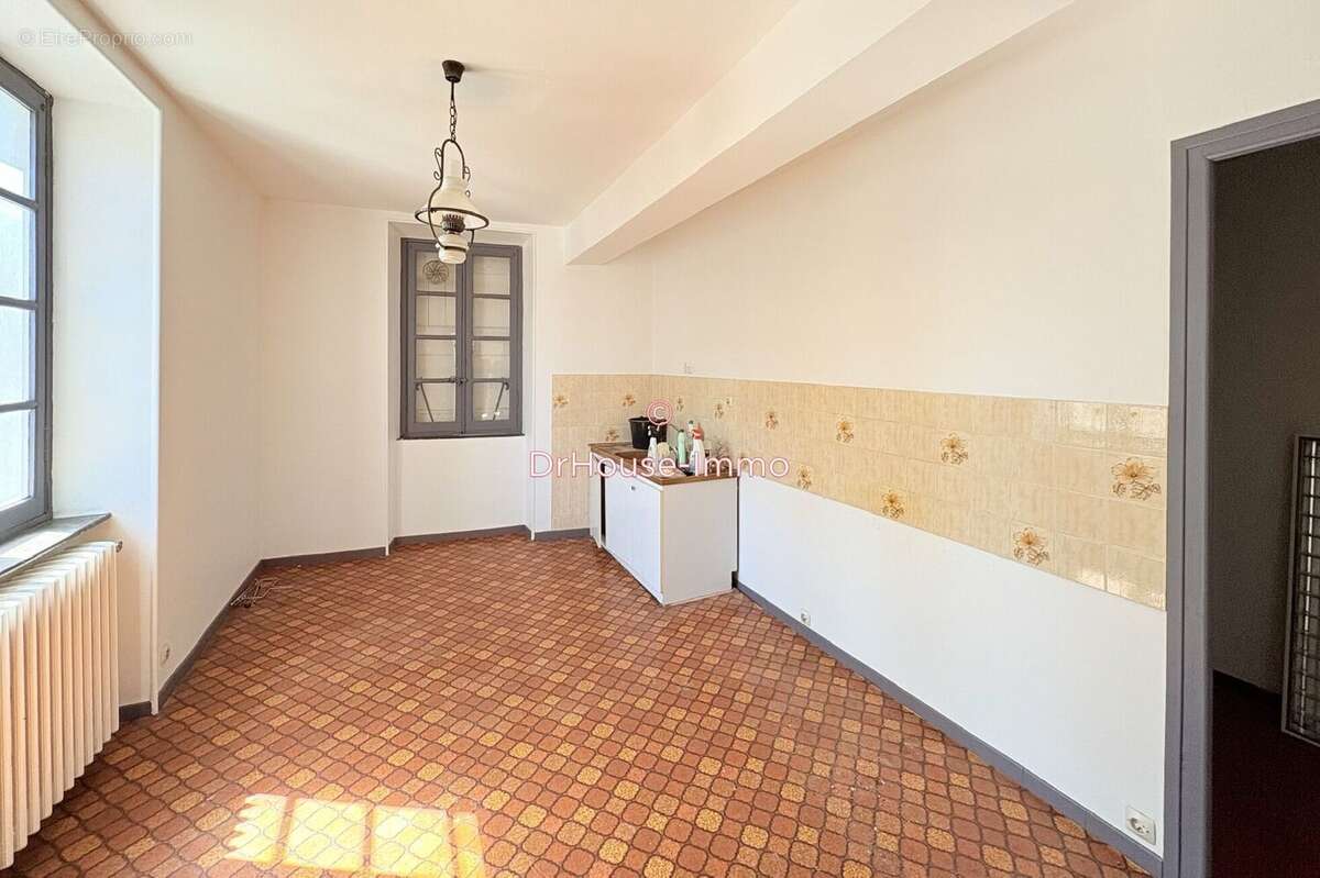 Maison à VILLEMOUSTAUSSOU