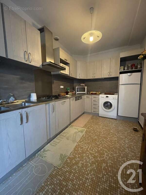 Maison 178 m² à Coutras  - photo 5