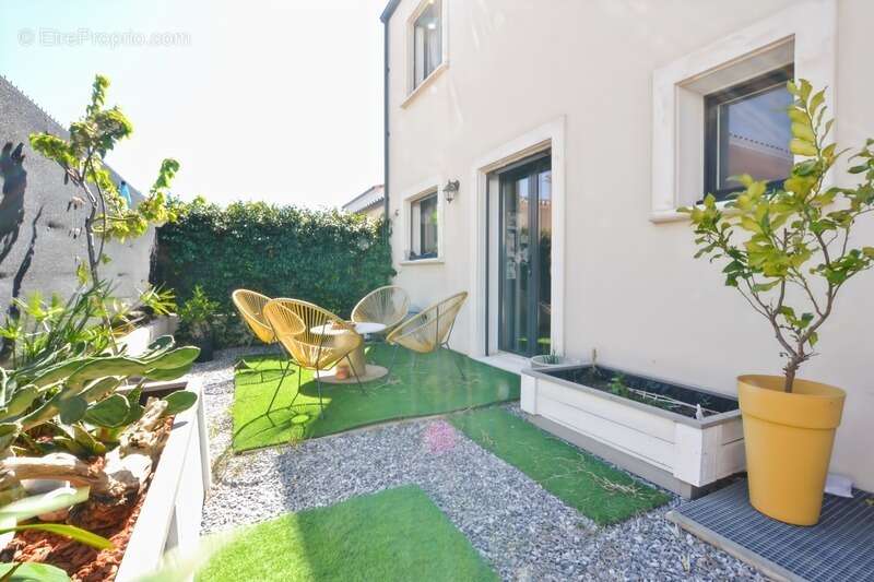 Maison à ESPONDEILHAN