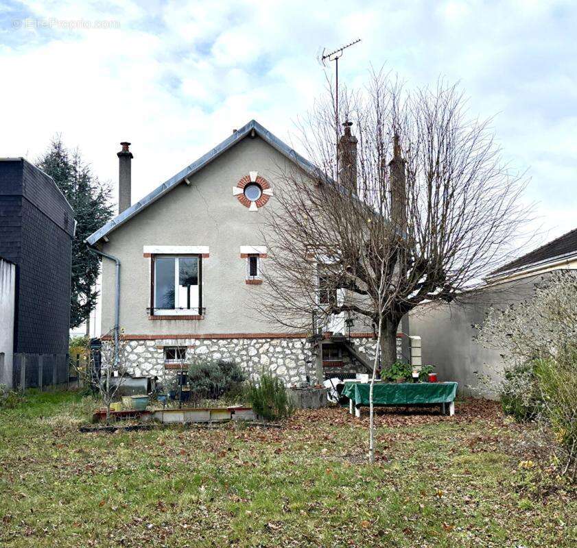 Maison à FLEURY-LES-AUBRAIS