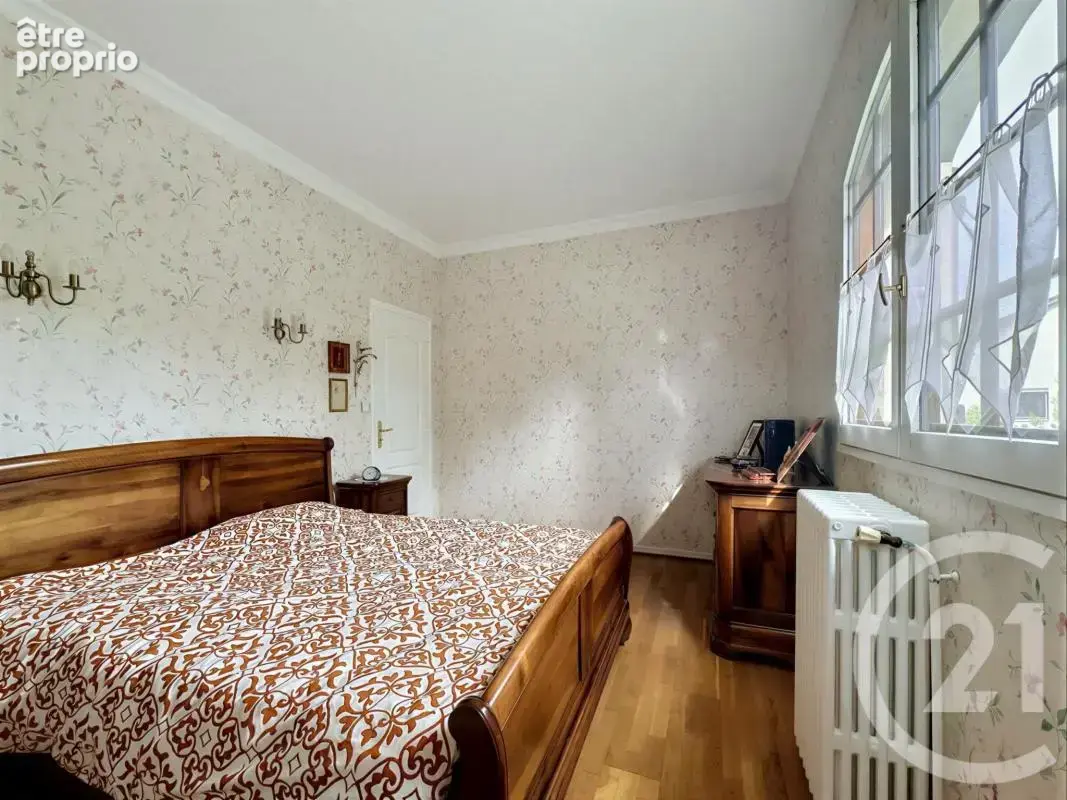 Maison 248 m² à Salaise-Sur-Sanne  - photo 10