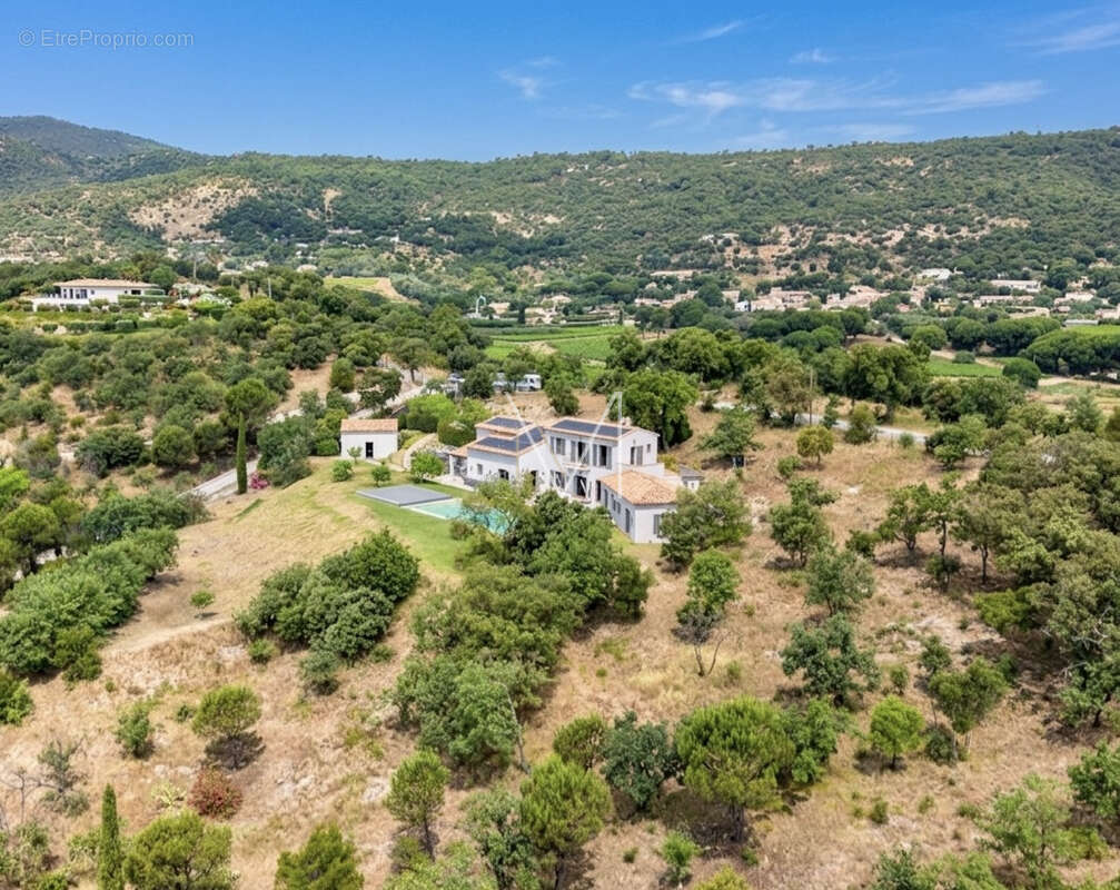 Maison à PLAN-DE-LA-TOUR
