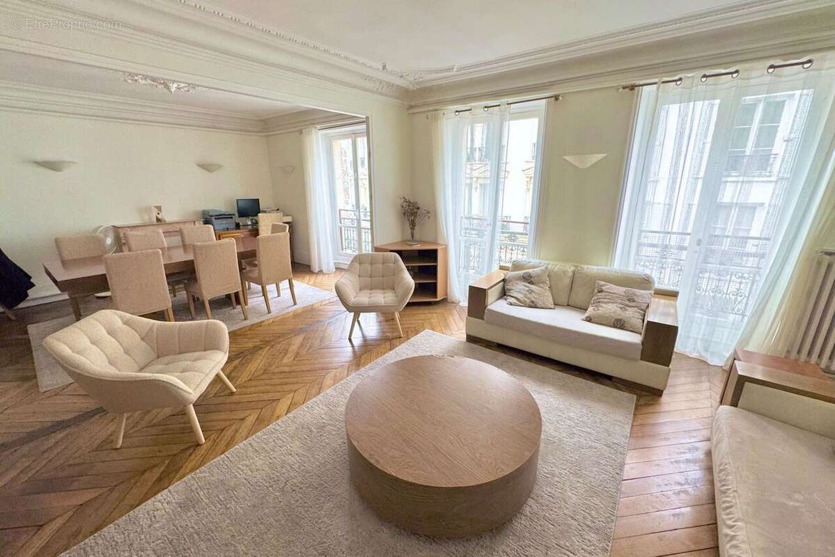 Appartement à PARIS-10E
