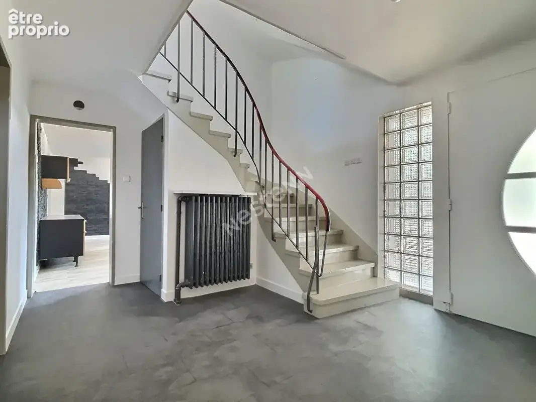 Maison familiale- Saint Avold -7 chambres- 233 m2- Terrain 16.85 ares - photo 3