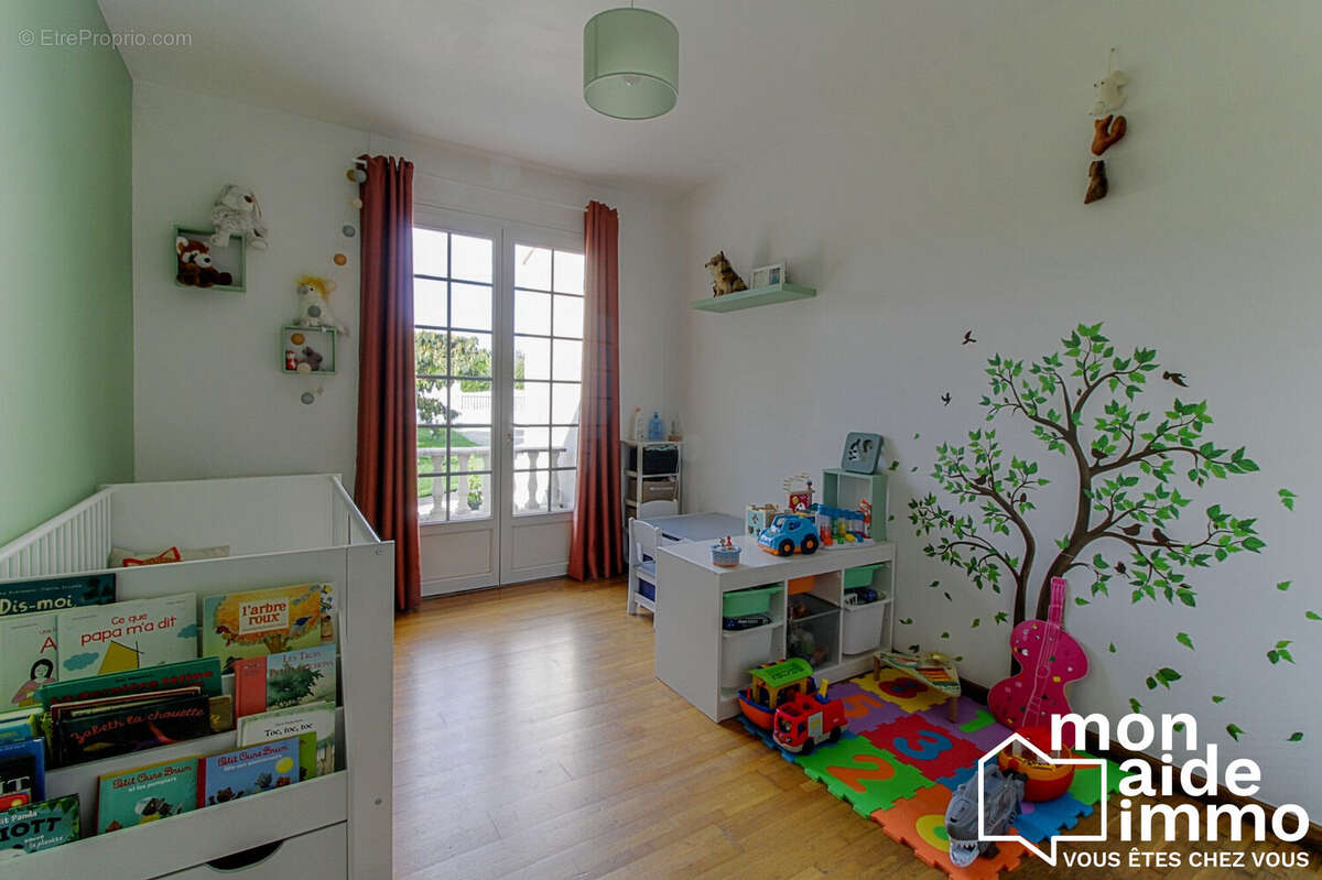 Maison à SAINT-MEDARD-D'AUNIS