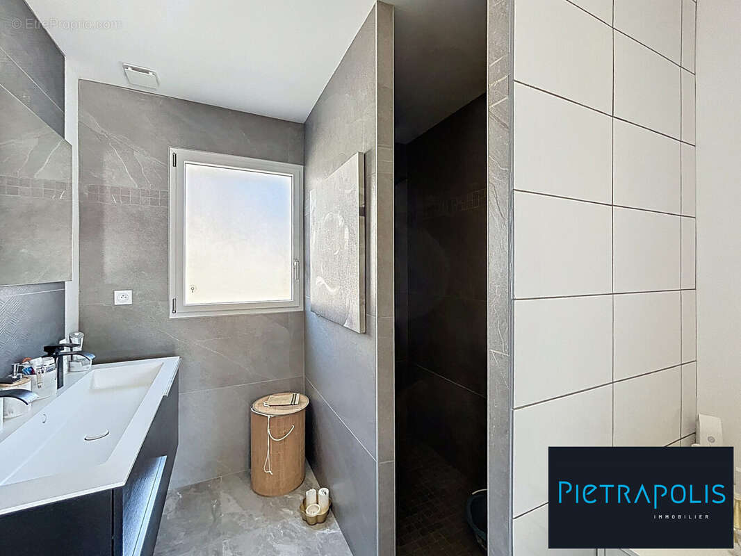 Maison à SAVIGNY-LE-SEC