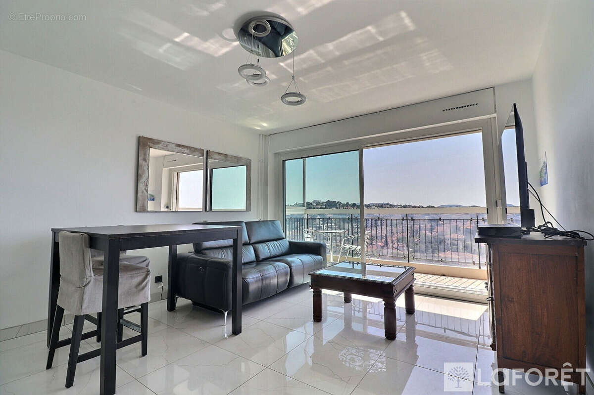 Appartement à SAINT-RAPHAEL