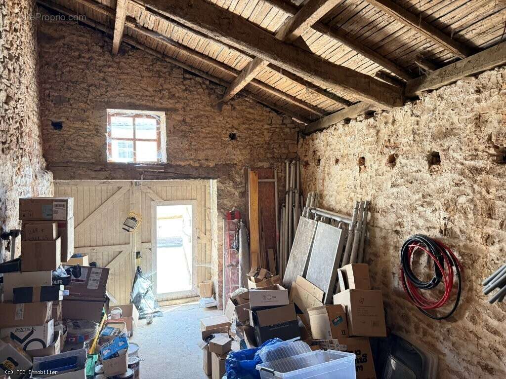 Maison à NANTEUIL-EN-VALLEE