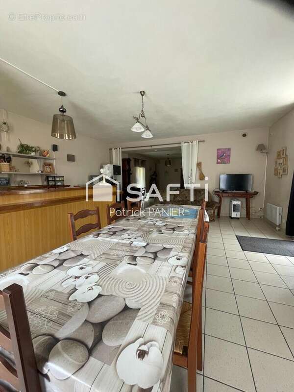 Maison 260 m² à Dampierre-Sur-Boutonne  - photo 2