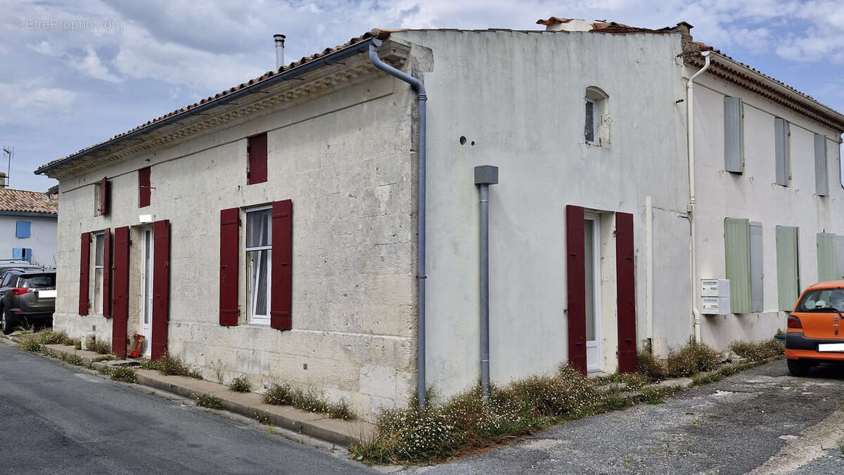 Maison à MORTAGNE-SUR-GIRONDE
