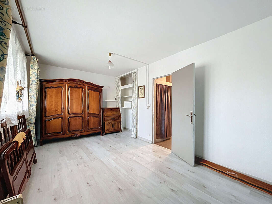 Appartement à SAINT-MAUR-DES-FOSSES