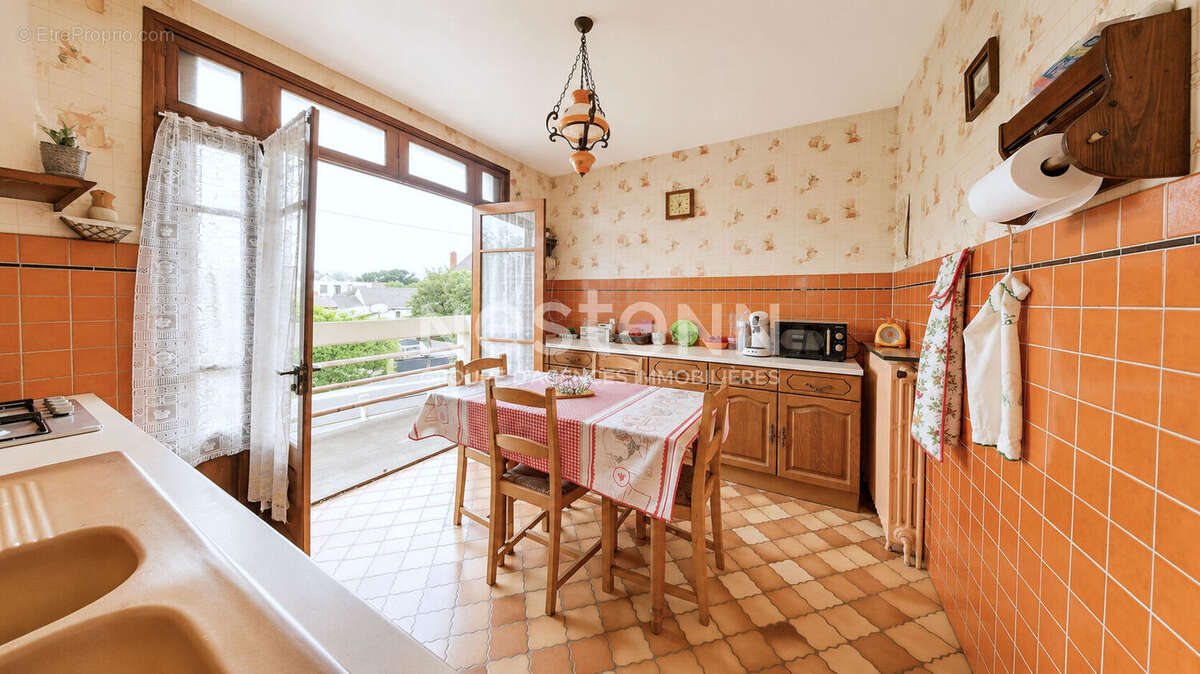 Maison à vendre Roissy-en-Brie - Proche RER E - Quartier calme - Garage double - Grand potentiel - photo 10