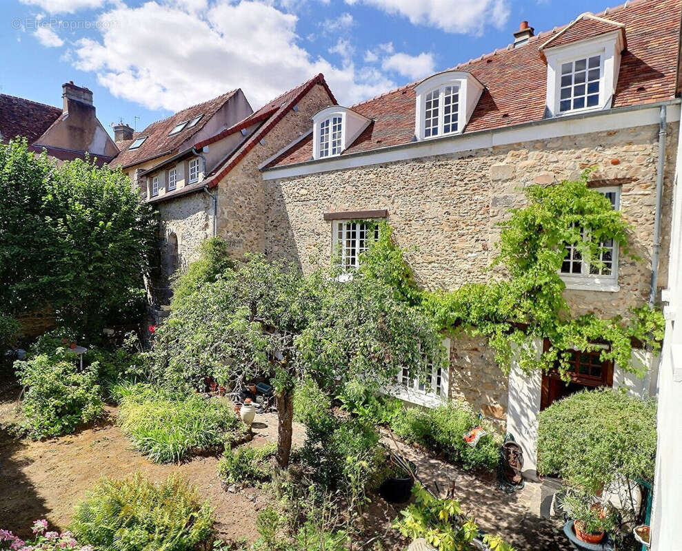 Maison à EPERNON