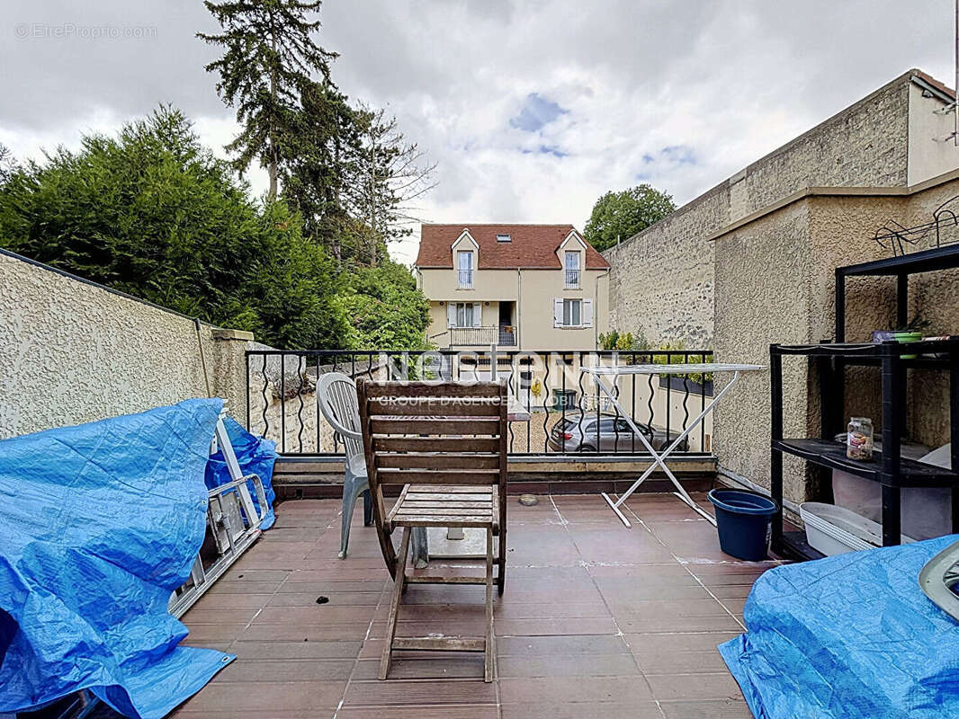 Appartement à CHAMPAGNE-SUR-OISE