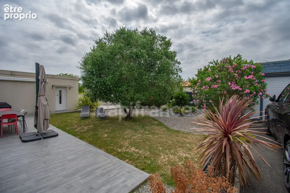 Saujon – maison contemporaine avec piscine interieure - photo 19