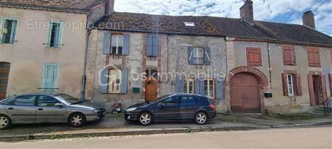 Maison à RIGNY-LE-FERRON