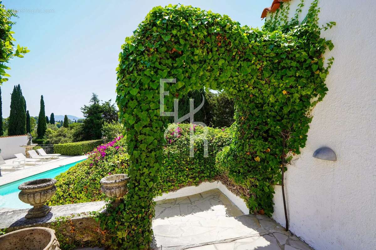 Maison à MOUGINS