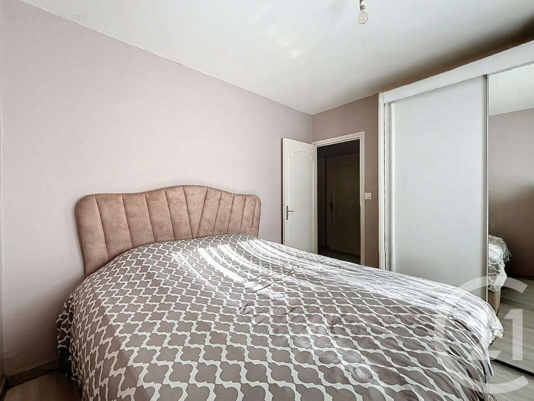 Appartement à PONT-EVEQUE