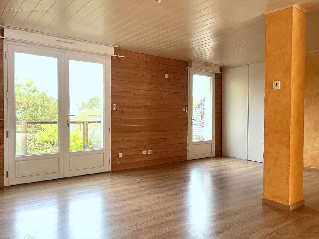 Maison à SAINT-CHRISTOPHE-DU-LIGNERON