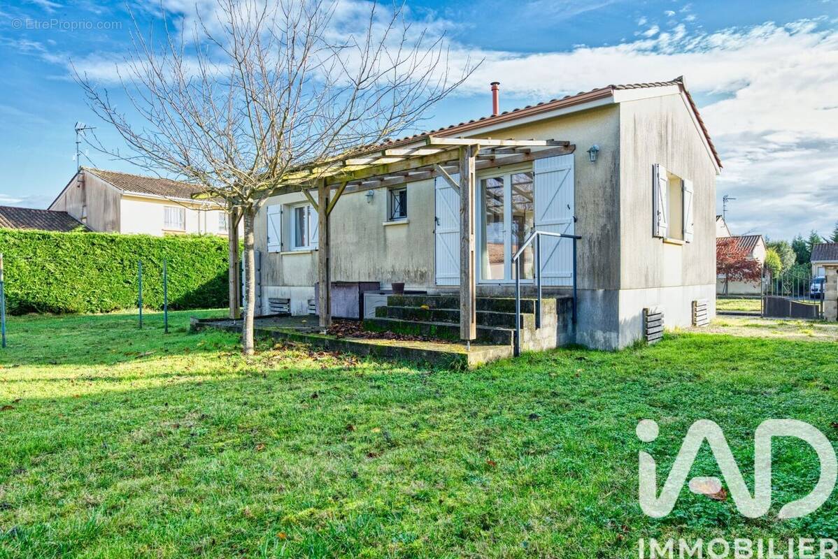 Photo 1 - Maison à SAINT-LOUIS-DE-MONTFERRAND