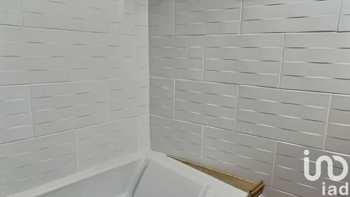 Maison 88 m² à Saint-Laurent-De-La-Pree  - photo 6