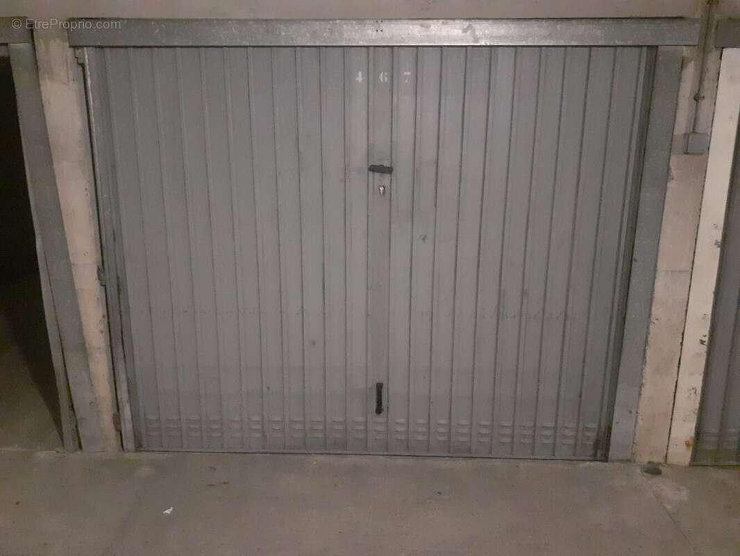 Parking à COURBEVOIE