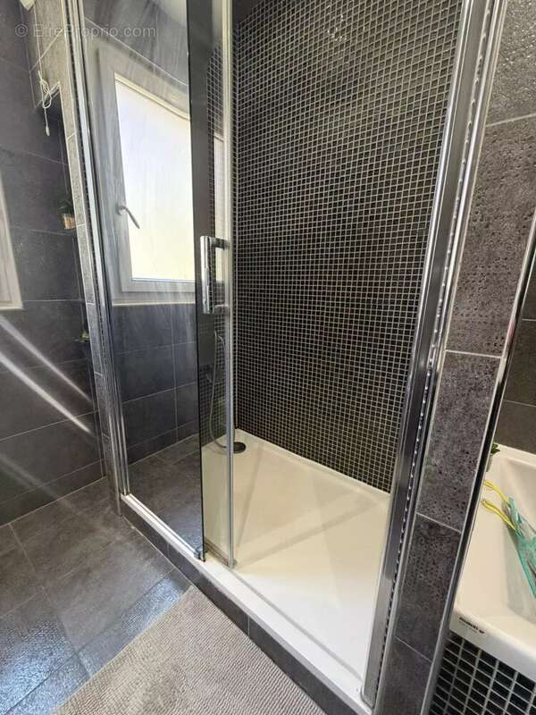 La Trinité – 3 pièces avec mezzanine, balcon, vue verdure et calme, résidence avec tennis – DPE C - photo 4
