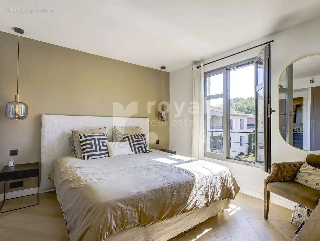 Appartement à MOUGINS