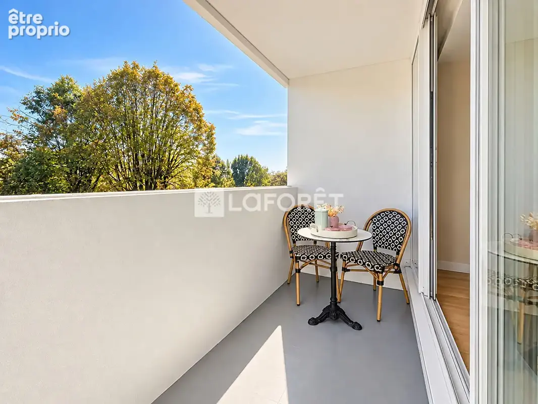 Caluire -margnolles -beau t4 de 74 m² avec balcon et vue panoramique ! - photo 9