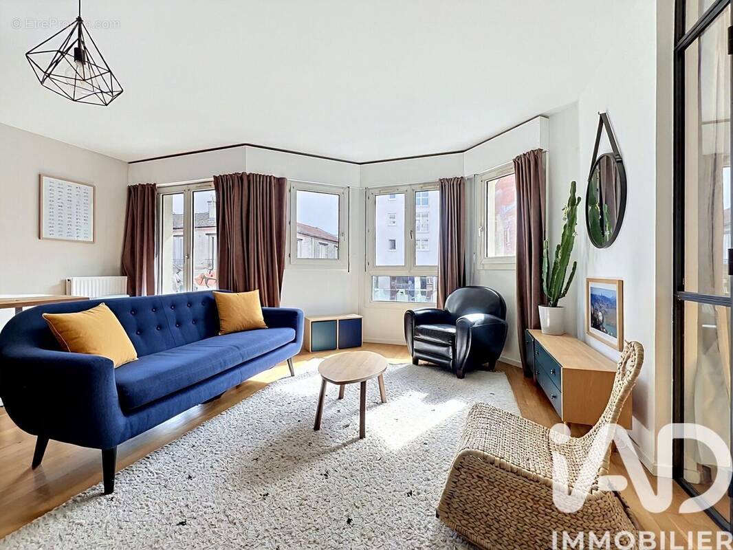 Photo 1 - Appartement à SURESNES