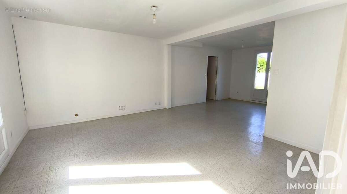 Maison 143 m² à Orgeres-En-Beauce  - photo 8
