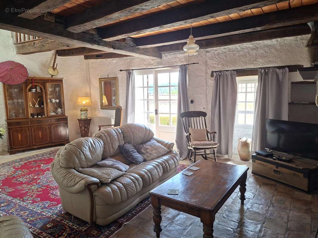 Maison de village historique avec une magnifique piscine - photo 7