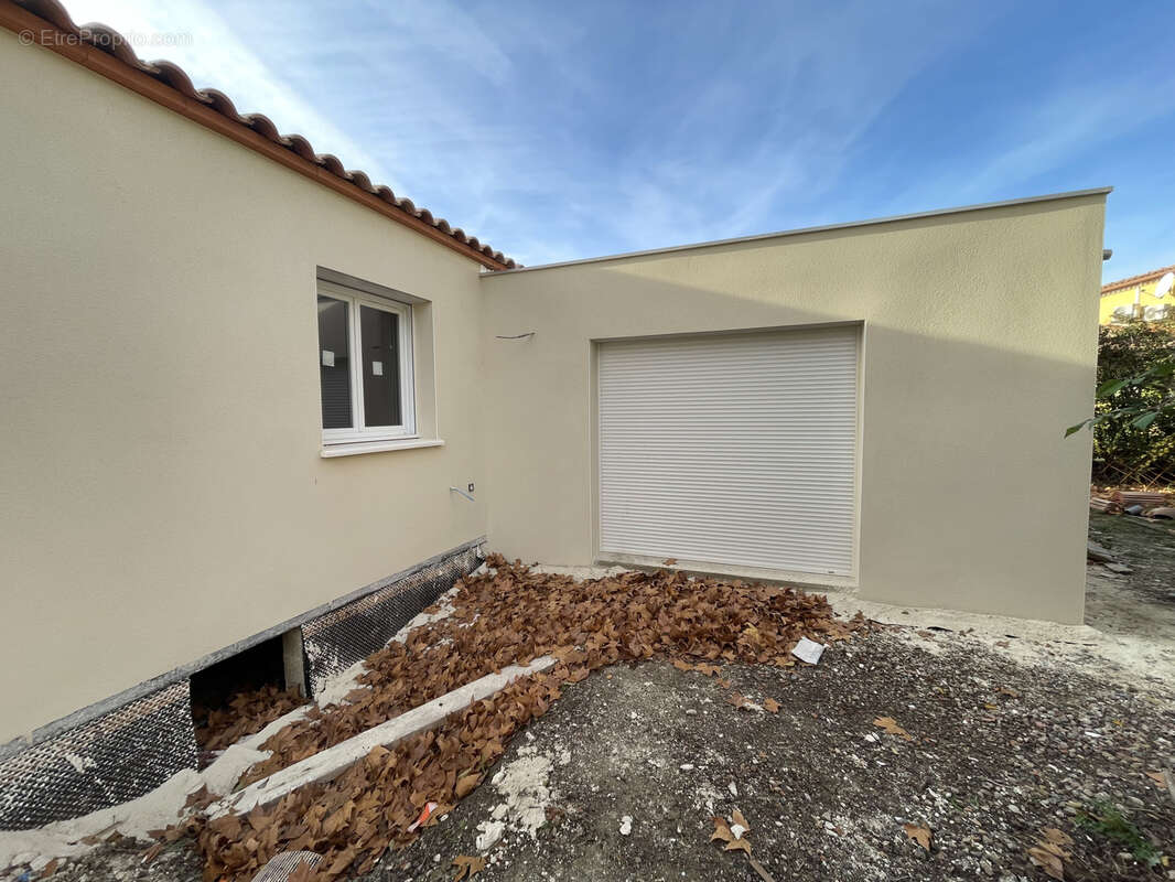 Maison à SAINT-FELIX-DE-LODEZ