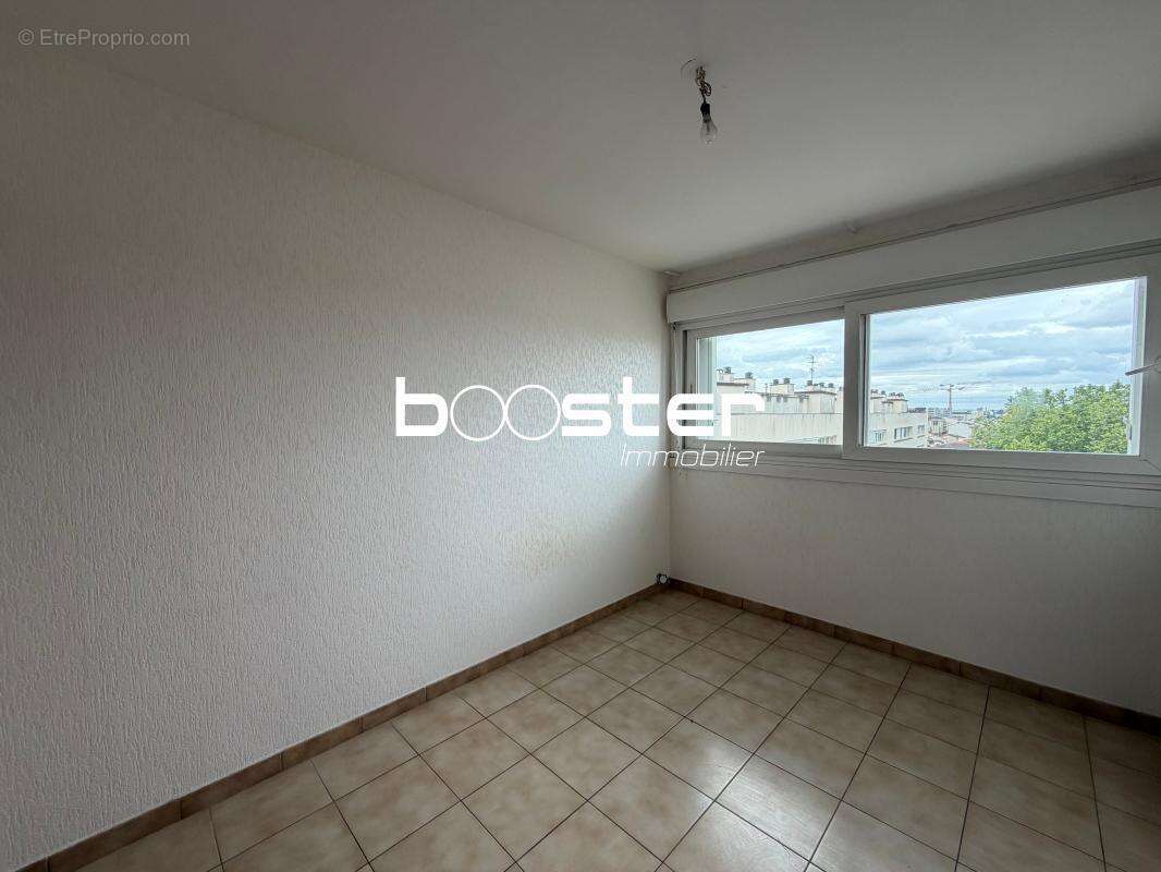 Bourrassol - Appartement 5 pièces en dernier étage - Balcons - Cave - Parking - photo 2