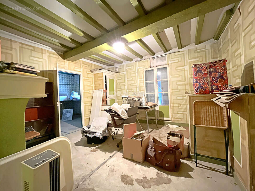 Maison de ville de caractère - Grand potentiel - Emplacement recherché - photo 7