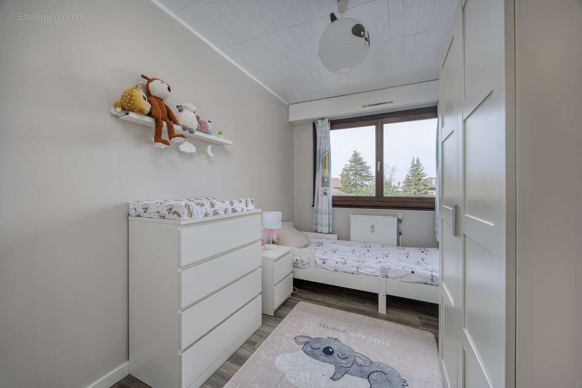 Appartement à ETREMBIERES