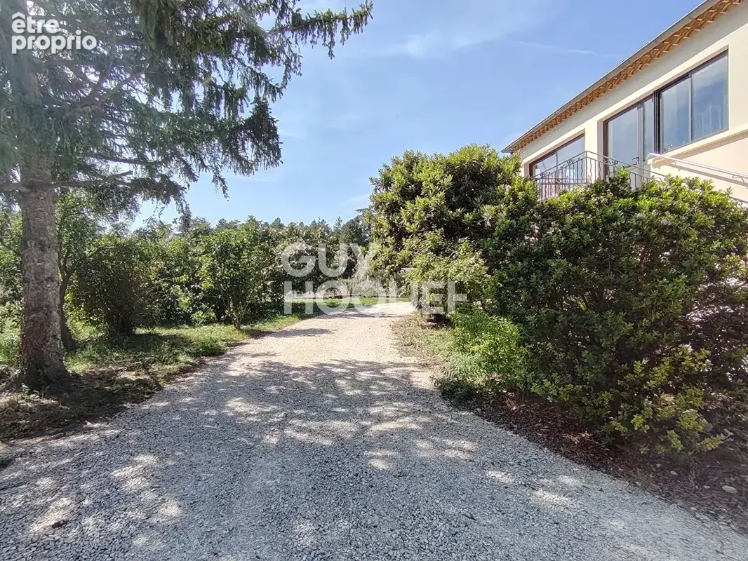 Carpentras - Maison R+1 - 279 m² (dont véranda 48 m²) - 5 chambres, 2 garages, Piscine et Forage - photo 5