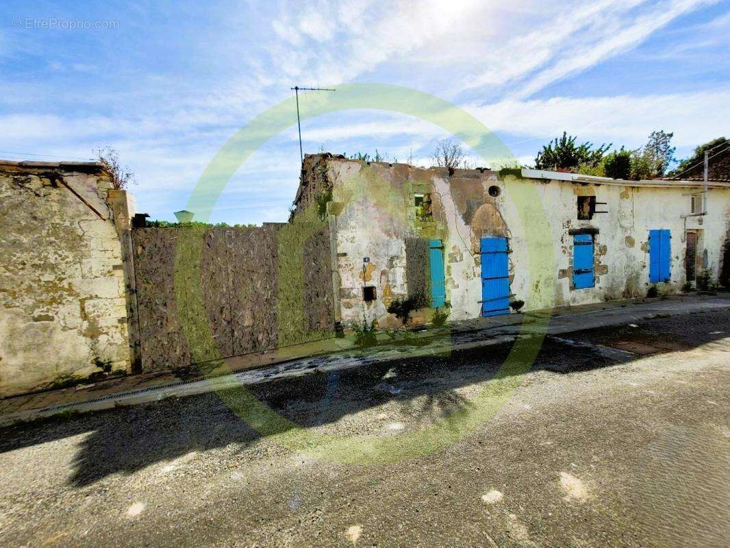 Maison à SAINT-THOMAS-DE-CONAC