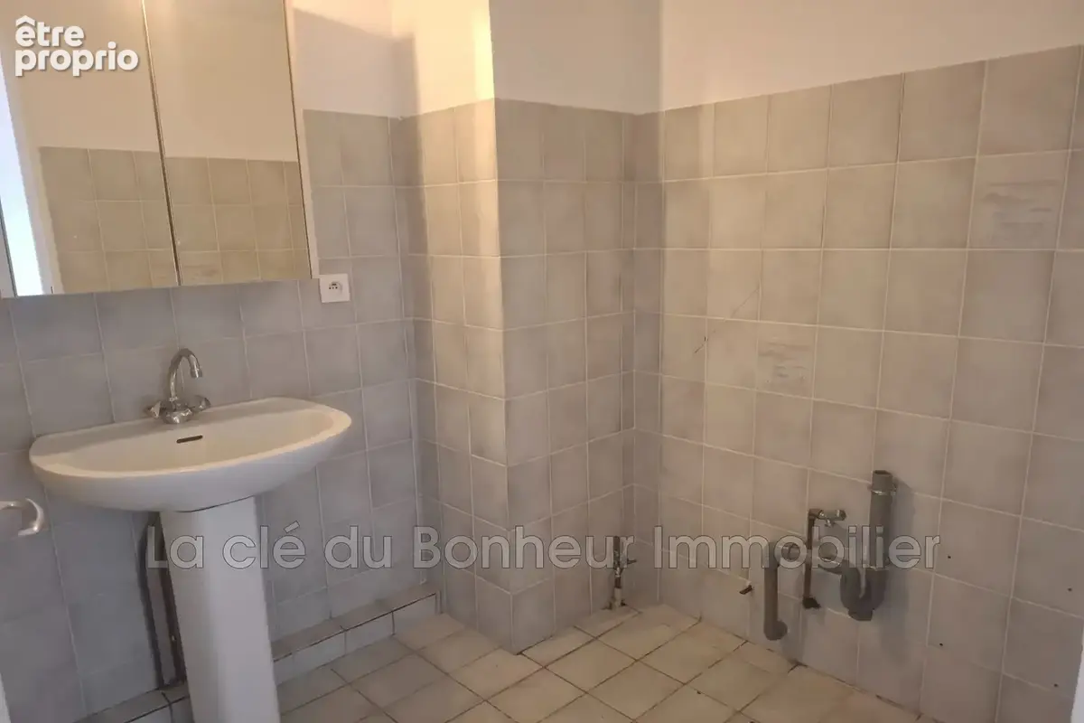 Appartement 56 m² à Sainte-Croix-Du-Verdon  - photo 9