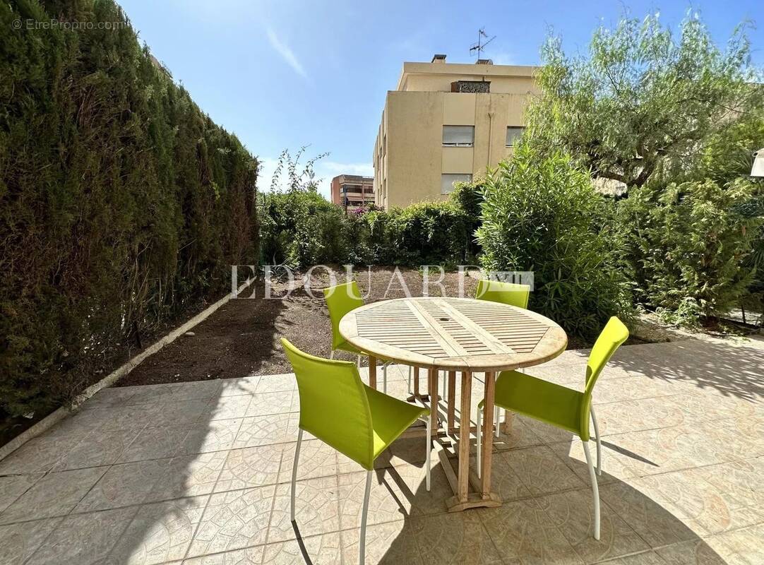 Appartement à ROQUEBRUNE-CAP-MARTIN