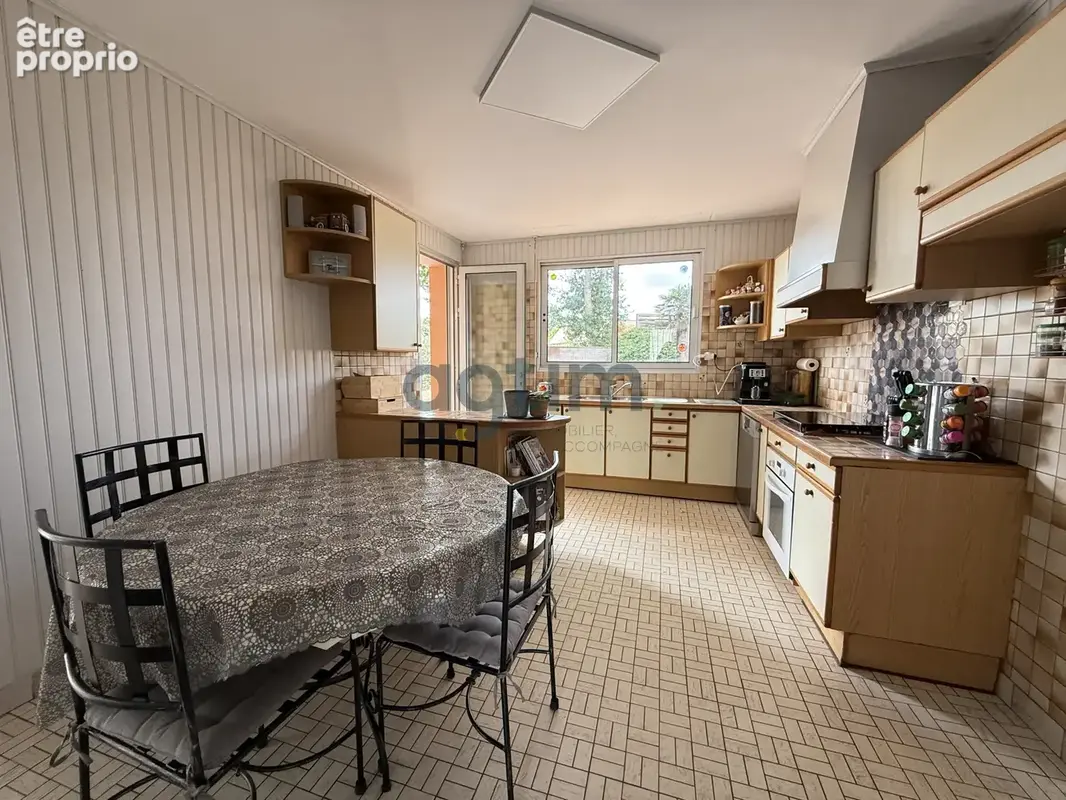 MONTAIGU-VENDEE, plain pied 133m2 hab, 3 ch, bureau, garage, dépendance, 803m2 terrain - photo 7