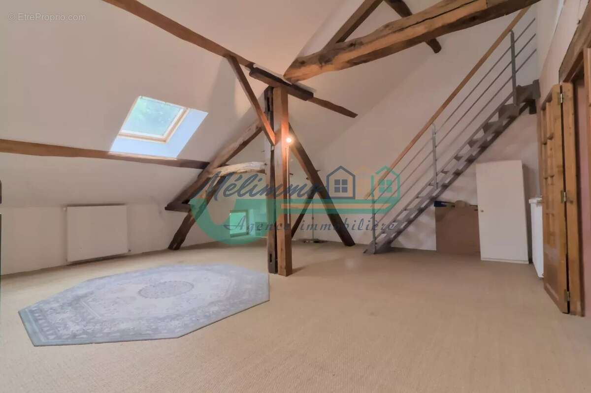 Maison à MOUTIERS-EN-PUISAYE