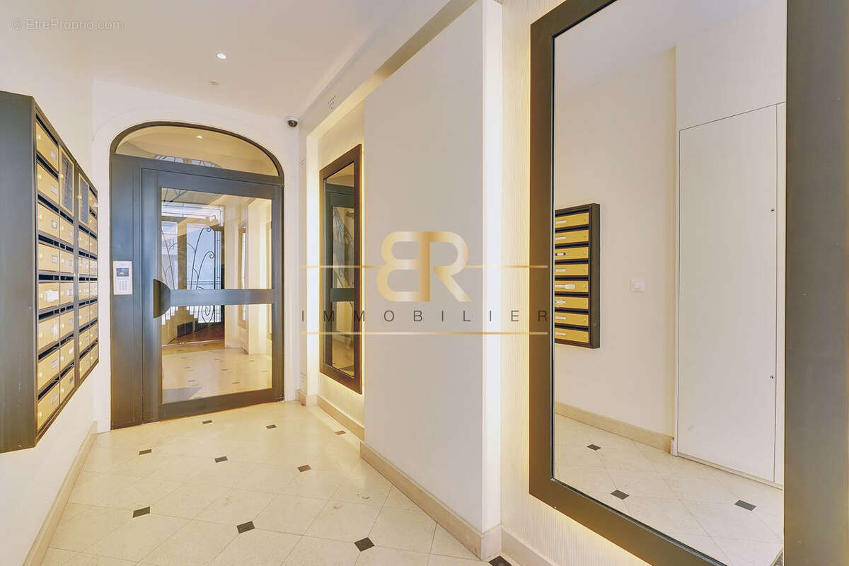 Appartement à PARIS-9E