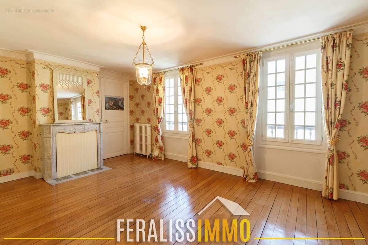 Maison à VAUX-SUR-SEINE