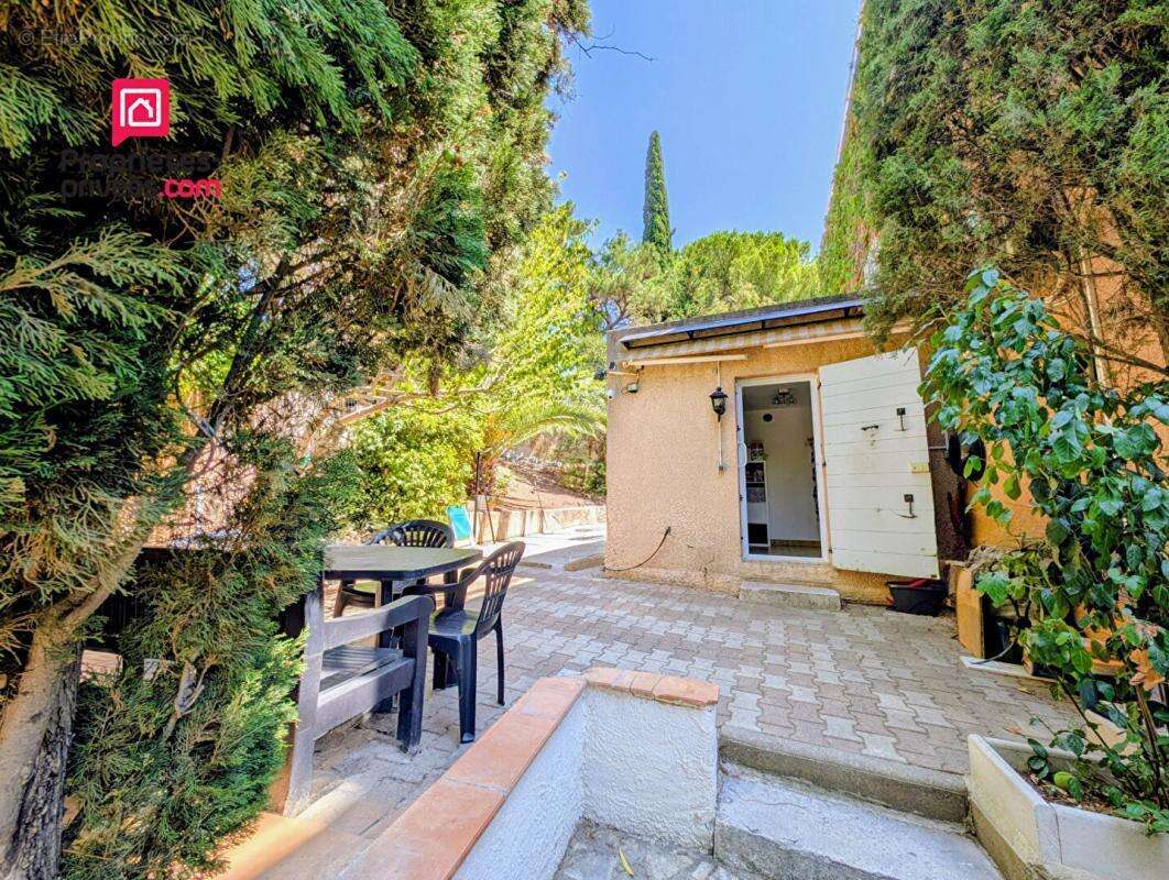 Appartement à MARSEILLE-9E